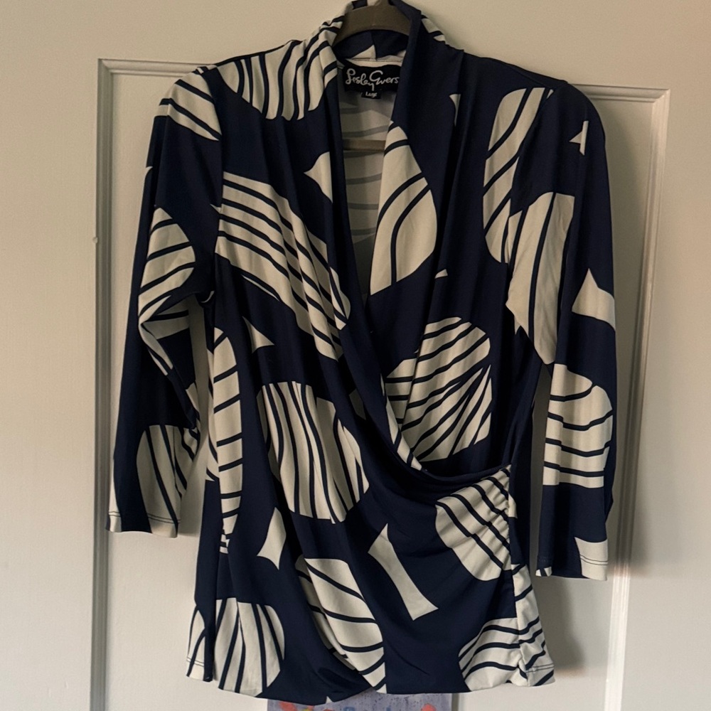 Lesley Evers Navy & White top size L. Matching pants listed separately - Picture 5 of 6